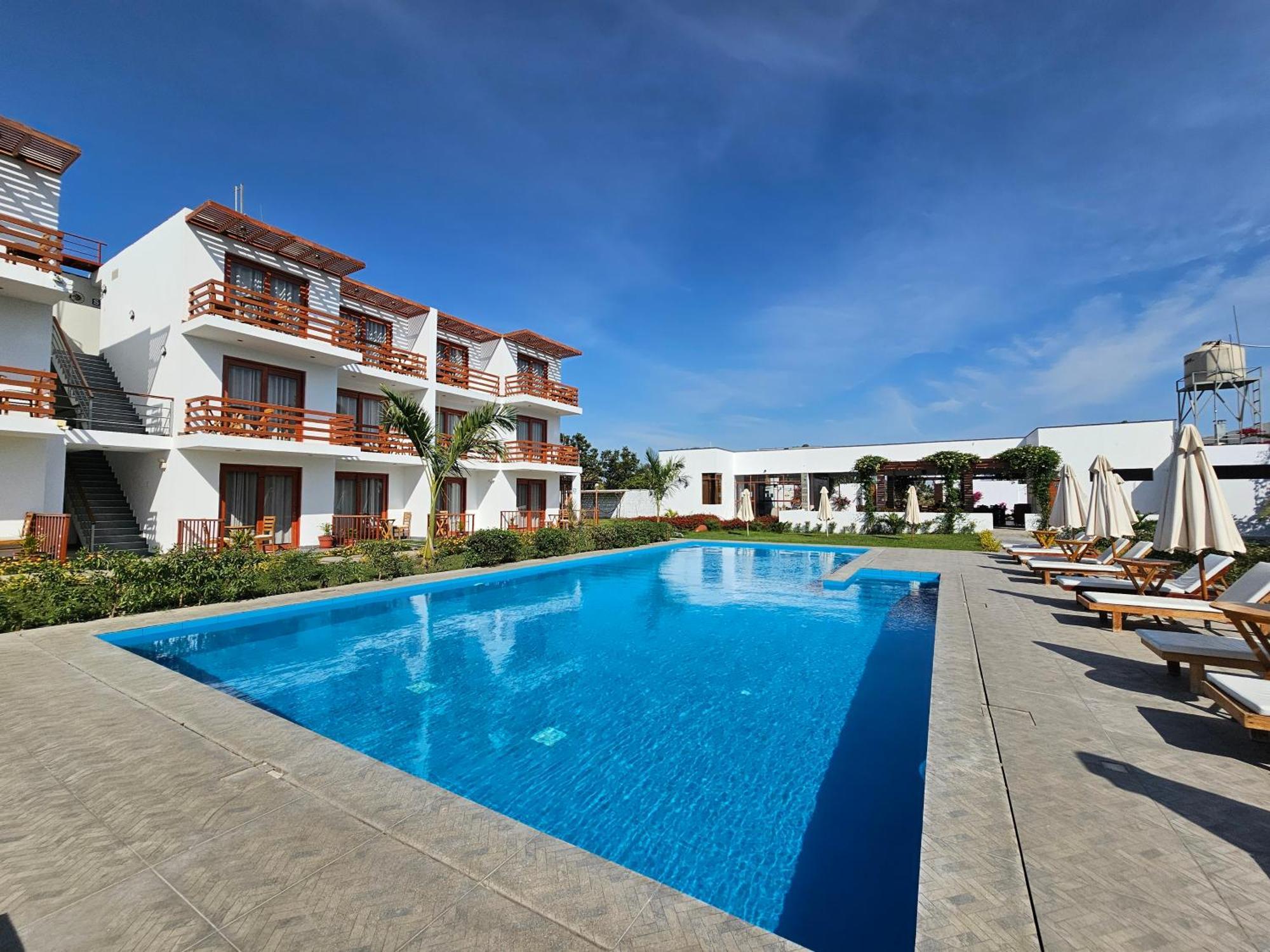 Hotel La Colina Cerro Prieto エクステリア 写真